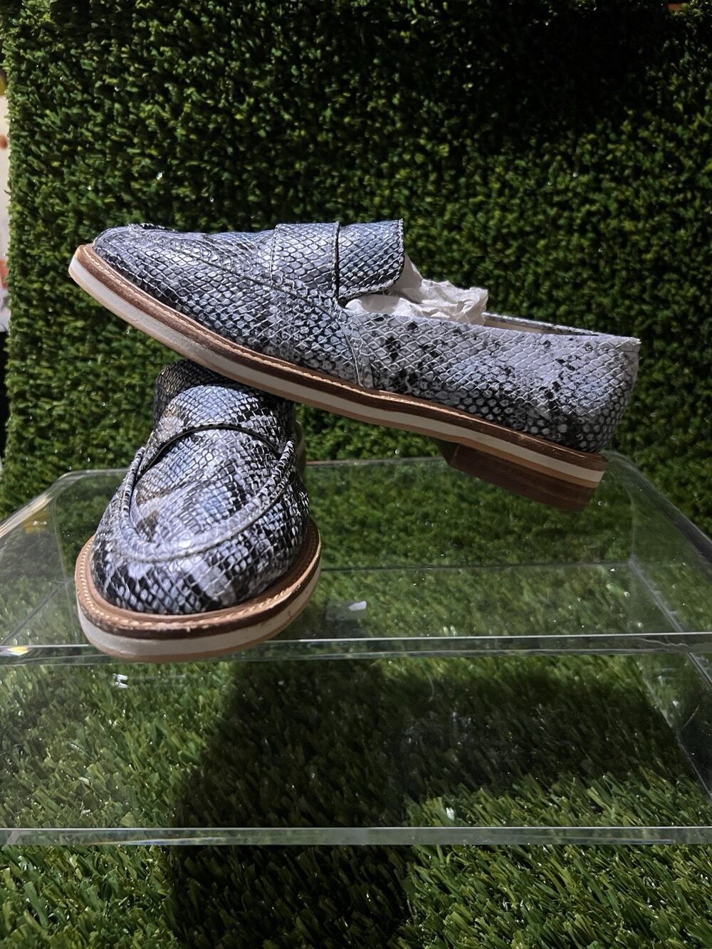 Vince Camuto Jordan Snake Print Loafers Size 7M Used Good Condition